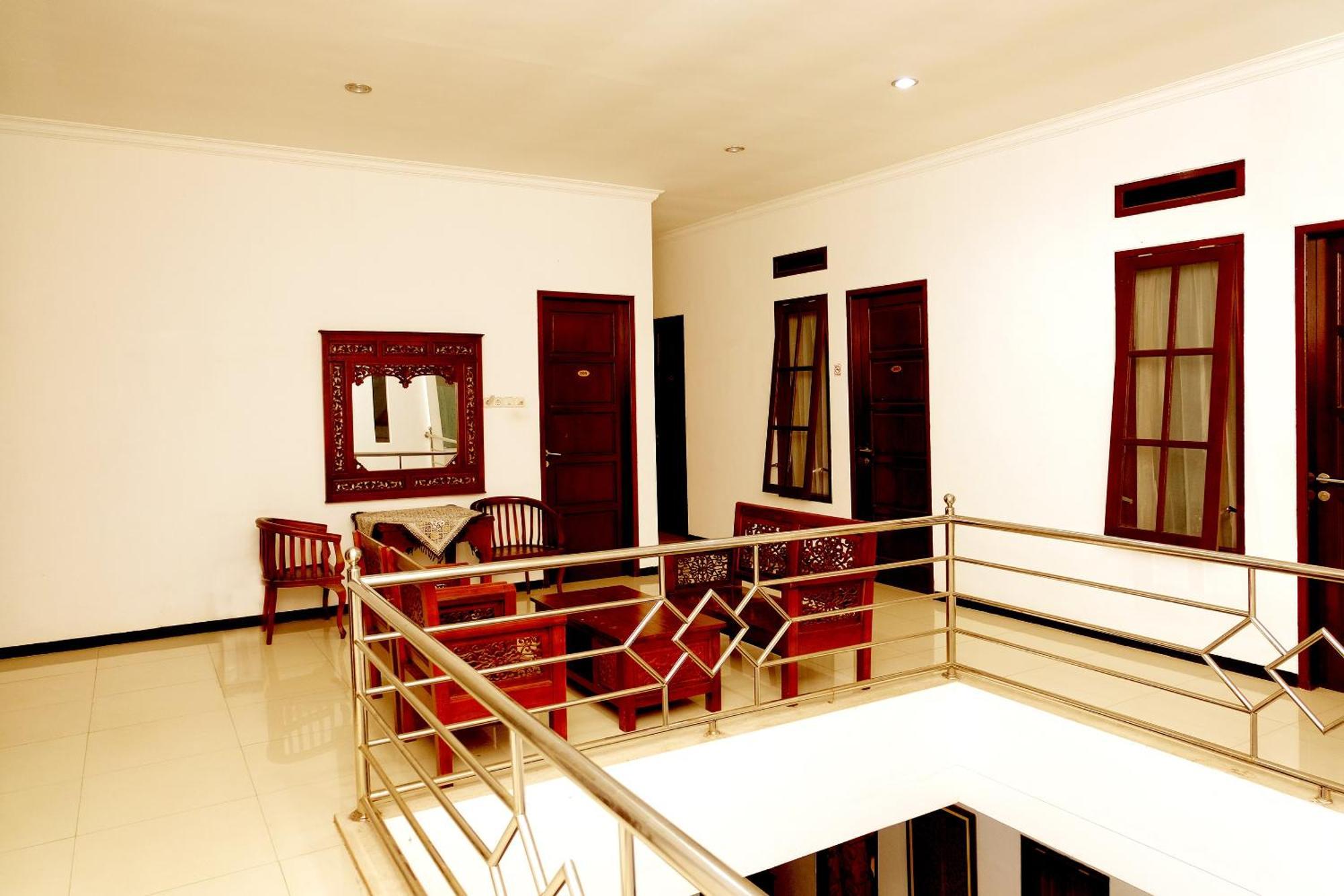 Oyo 350 D' Maktab Homestay Syariah Malang Exterior foto